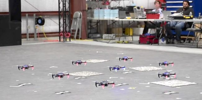 Фото - Квадрокоптеры научили летать стаями без GPS