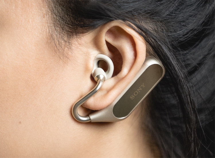 Фото - Беспроводные наушники Sony Xperia Ear Duo с технологией открытого звука вышли в России»