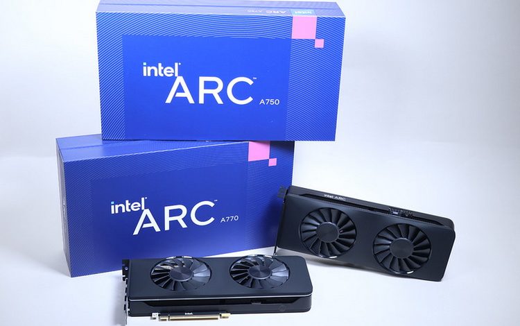 Фото - Техноблогеры показали распаковку эталонных версий видеокарт Intel Arc A770 и Arc A750